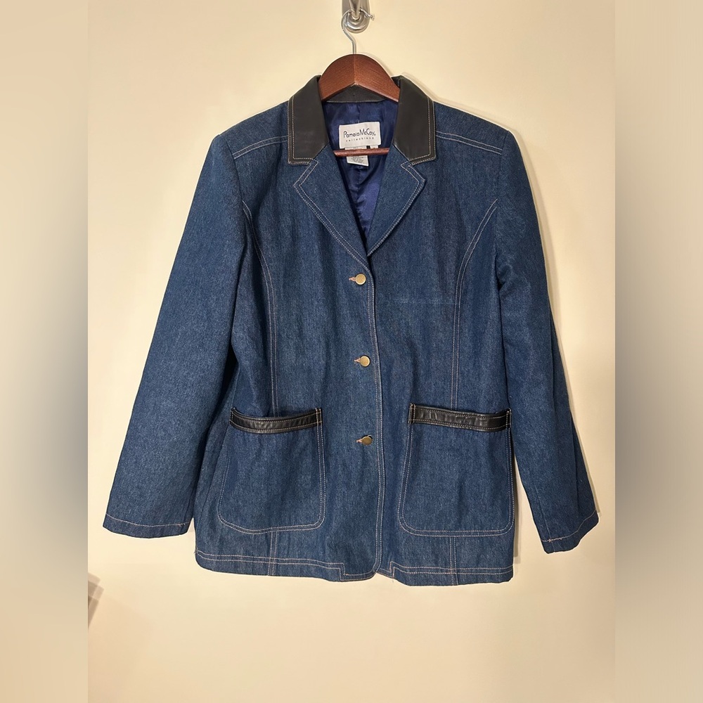 Pamela McCoy Women’s Denim jacket size M Leather Trim Blue button Contrast